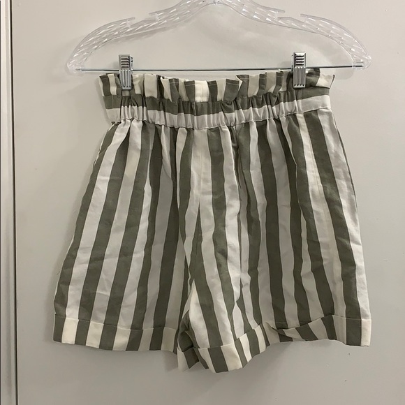 Club Monaco shorts XS NWOT - Picture 2 of 2